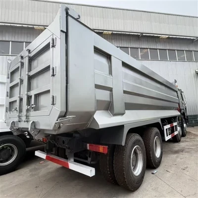 Autocarro a cassone ribaltabile grigio WHOO 8×4 per uso in cava in vendita, a...